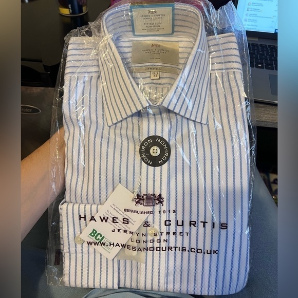 HAWES&CURTIS fitted slim non iron button up - Picture 2 of 3